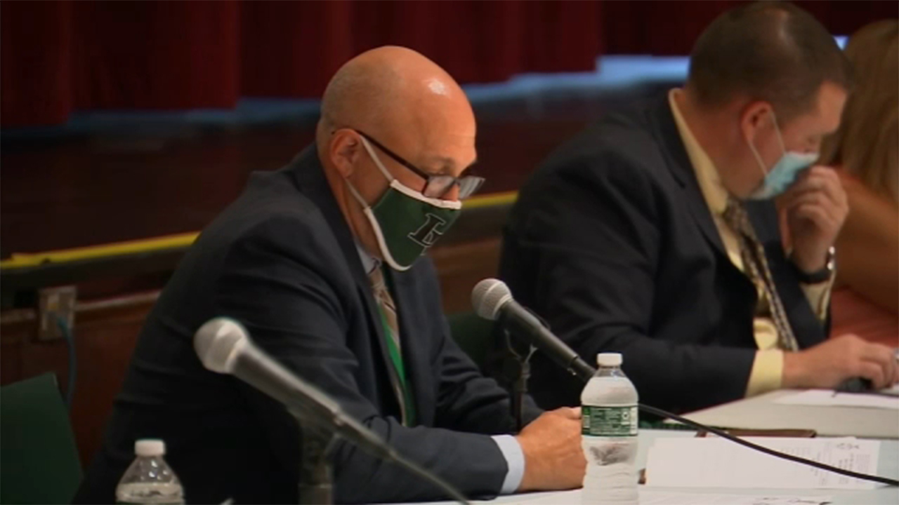 Locust Valley School Board votes in favor of mask mandate