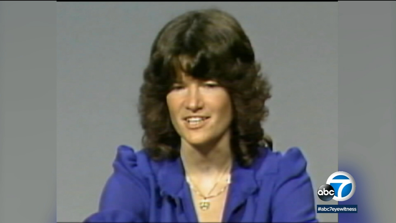 Sally Pacer 至急1日まで！！ Lot - Sally Ride Signed Official NASA Portrait From 