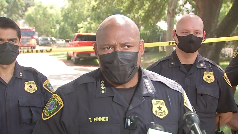 HPD briefing on 4 bodies found after SW Houston house fire
