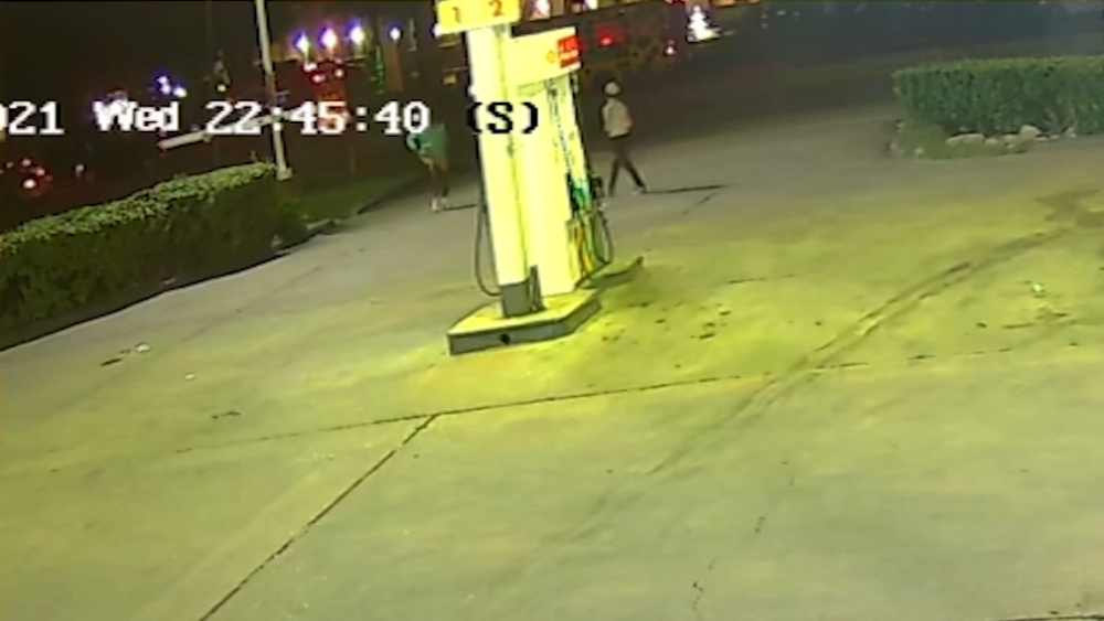 Man shoots would-be robber in the face outside store, HPD says