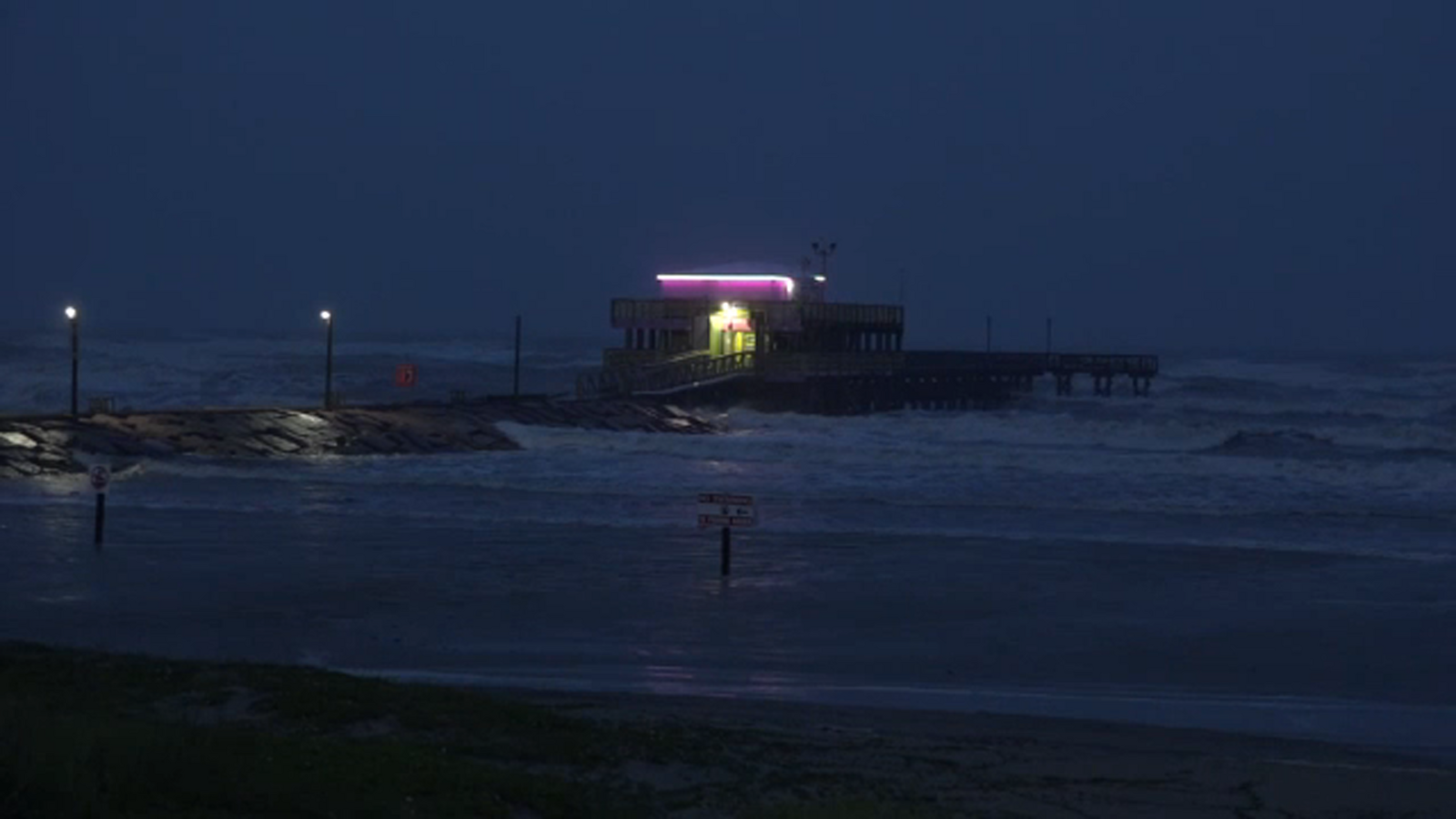 Tropical Storm Nicholas: City of Galveston urges residents in flood ...