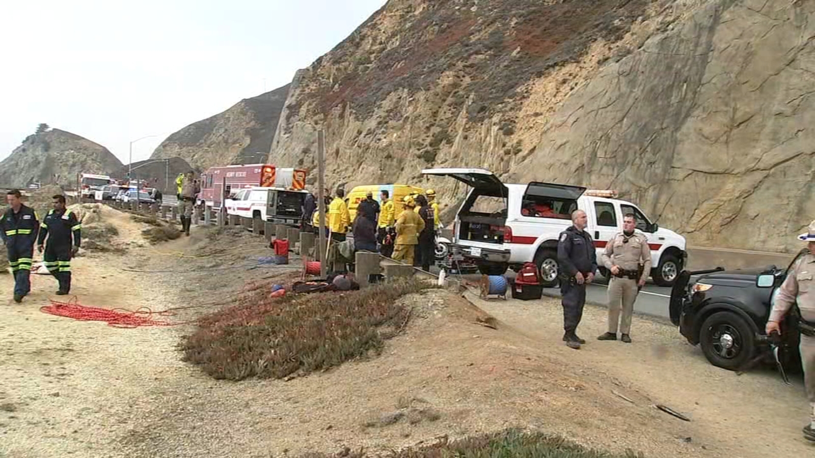 1 dead after car goes off cliff on Highway 1 near Half Moon Bay, CHP