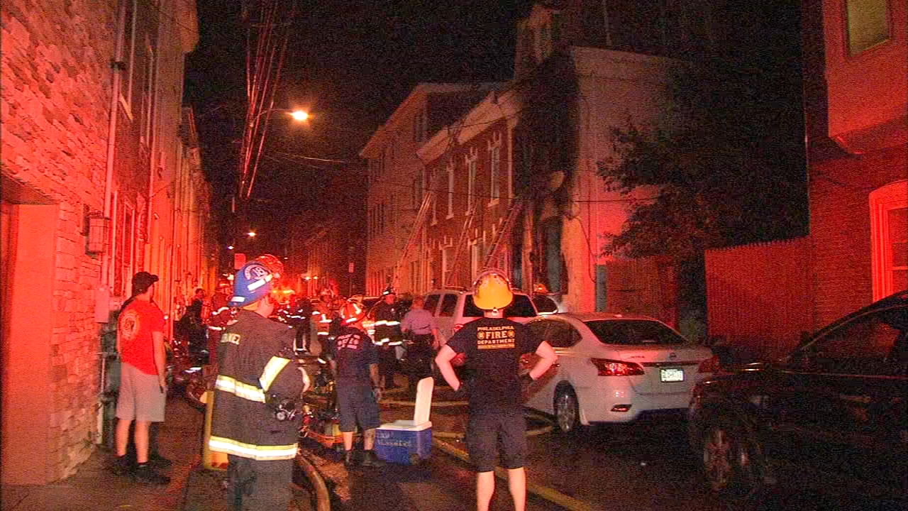4 injured, including firefighter, following rowhome fire in Manayunk 