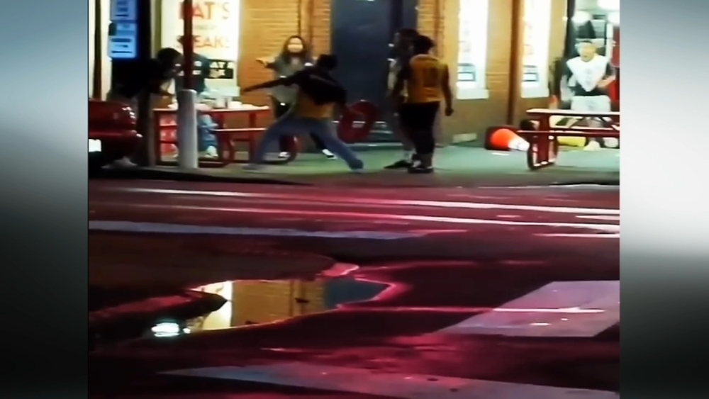 Witness video shows early moments of deadly brawl at Pat's Steaks
