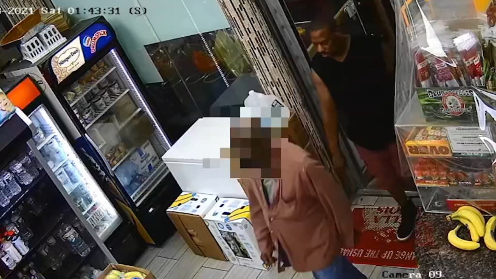 Man stabbed in chest inside Upper West Side bodega - ABC7 New York