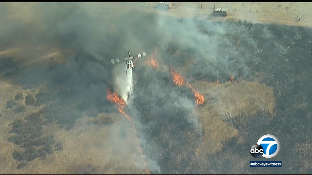 Car fire may be to blame for San Bernardino fire near 215 Fwy