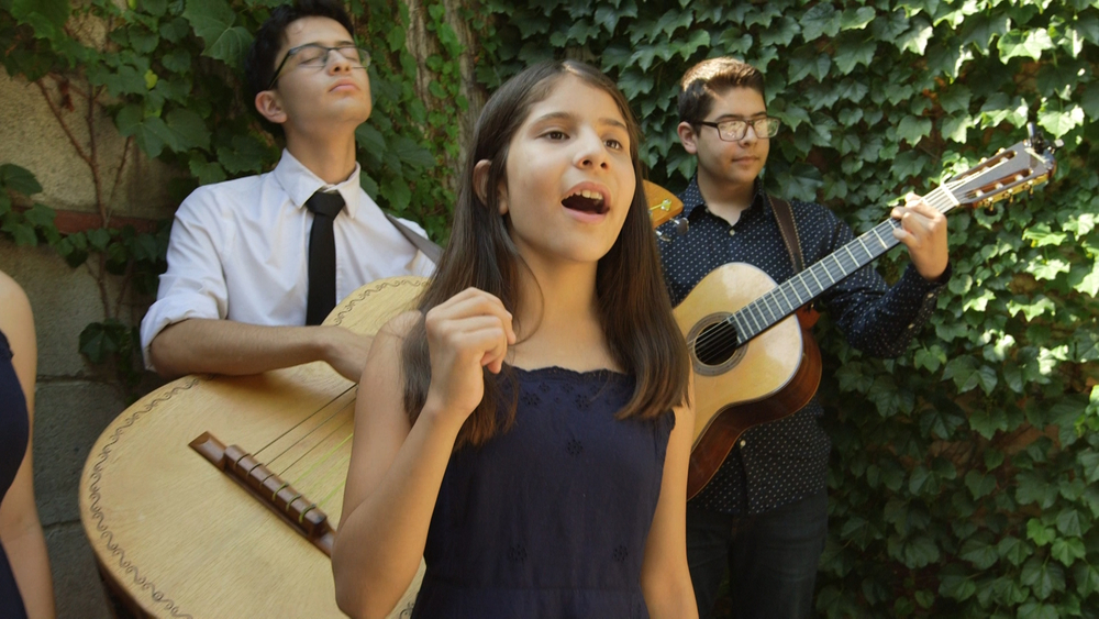 Family of 8 makes mariachi great!