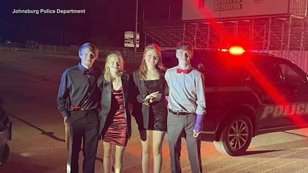 Fox Lake teens on way to homecoming rescue children from car crash