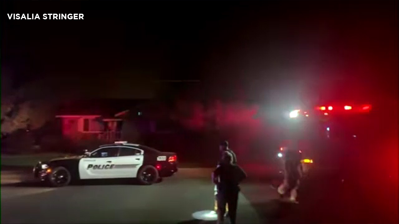 1 shot by gunmen during armed robbery at Visalia liquor store