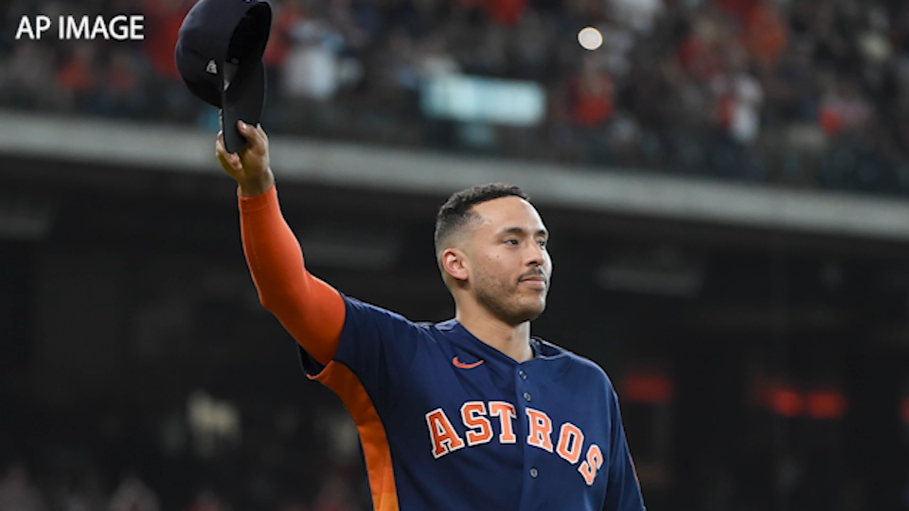 Carlos Correa gets standing ovation from fans