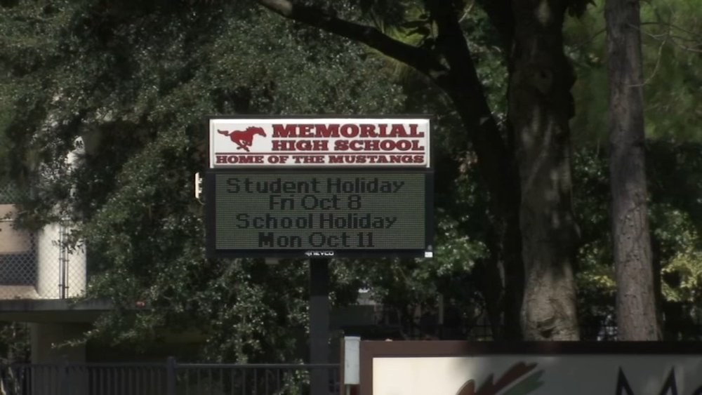 Spring Branch ISD officer accused of stealing from Memorial HS