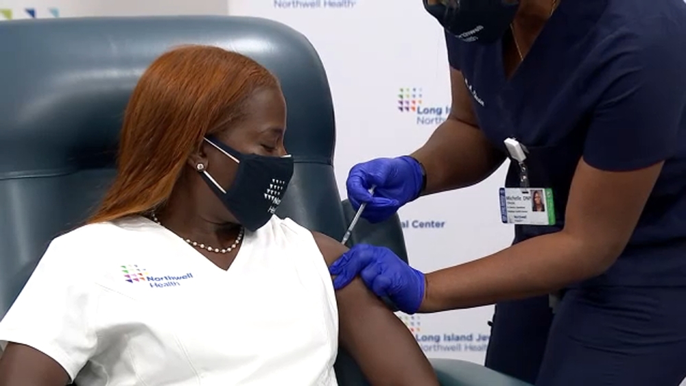 1st nurse, health care workers in US to get COVID vaccine, get booster