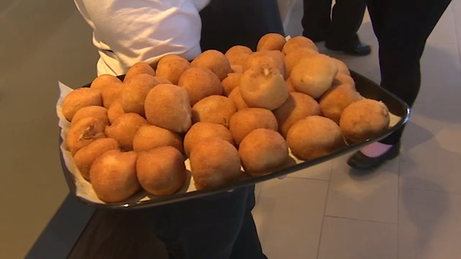 New Porto's Bakery and Cafe in Northridge set to open in January ABC7