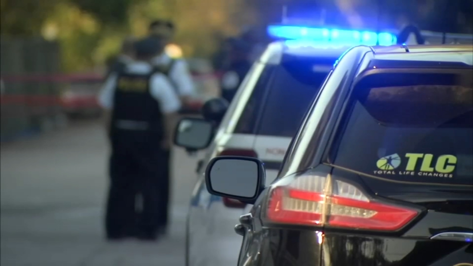 Chicago shooting leaves student, security guard hurt at Wendell