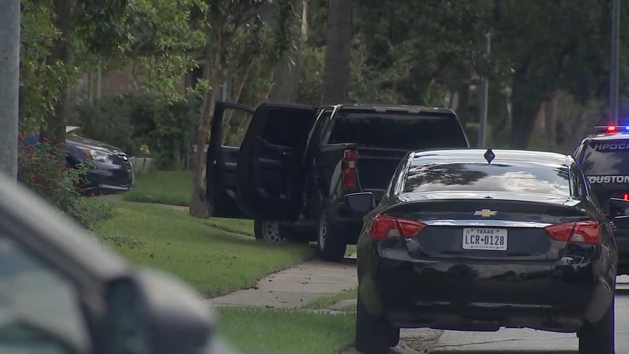 Passenger held driver at gunpoint in SW Houston