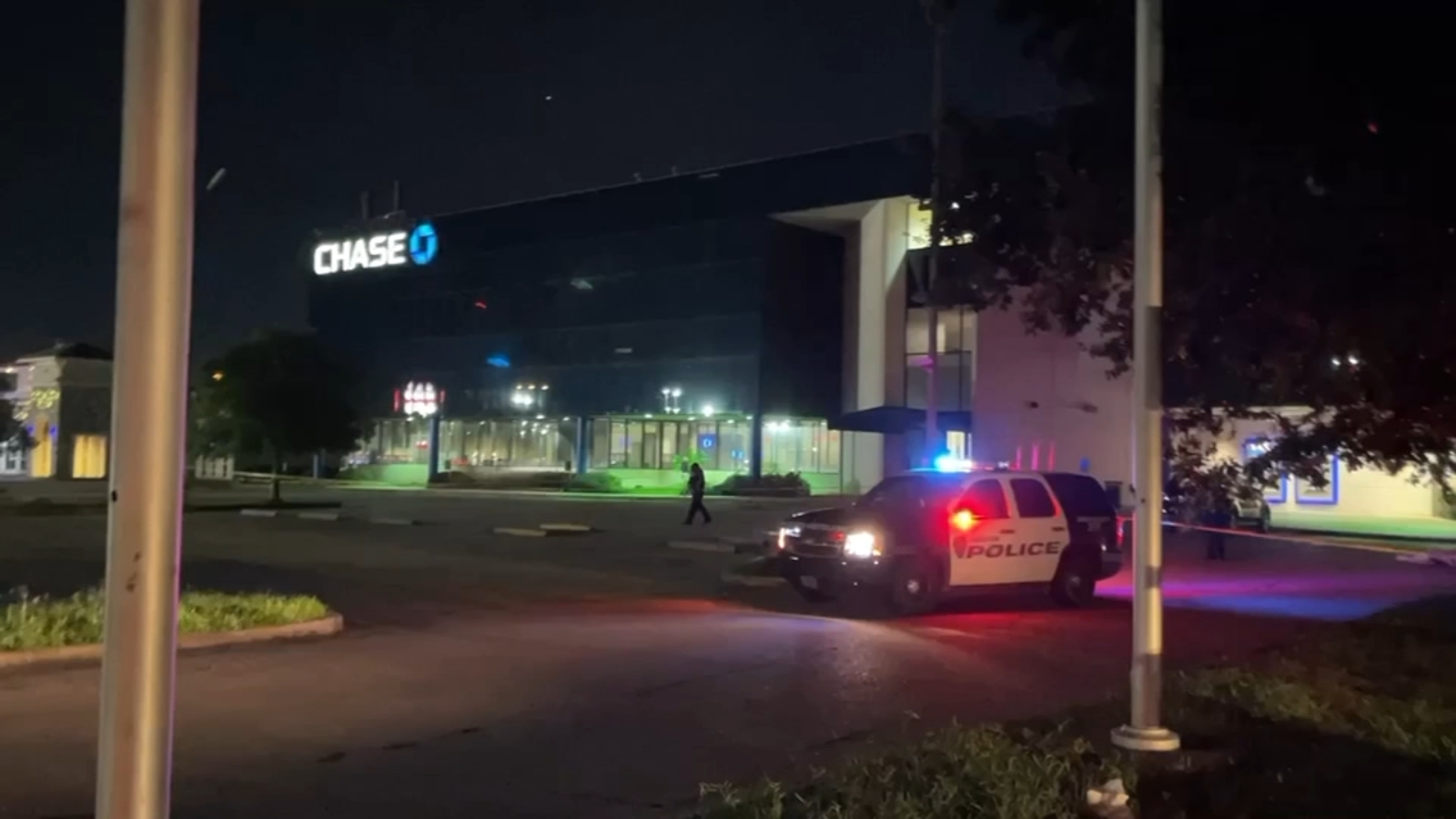 Houston crime: Woman shot to death in Chase bank parking lot in ...