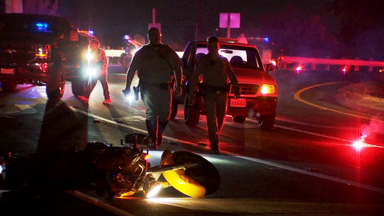 Man killed in motorcycle crash in central Fresno, CHP says - ABC30 Fresno