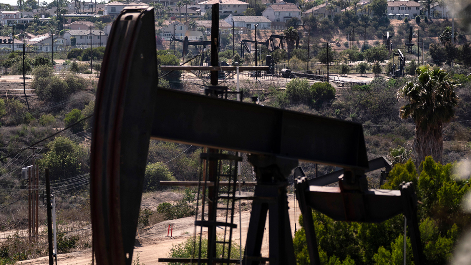 California proposes new oil drilling ban near neighborhoods ABC7 Los