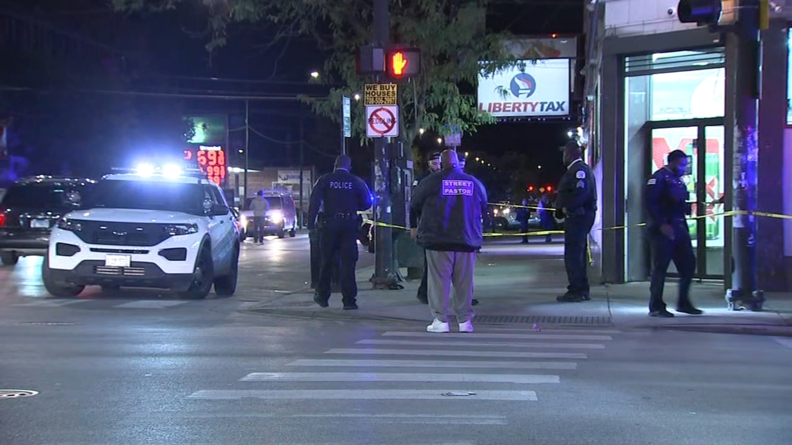 Chicago shooting 5 people shot at Chatham liquor store near 79th