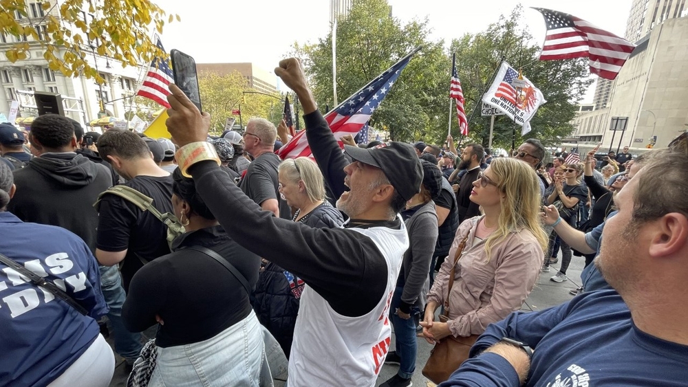 NYC workers protest vax mandate