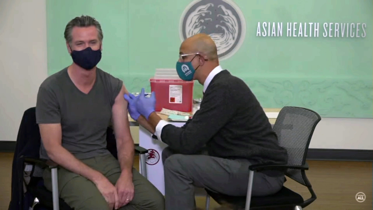 Newsom gets booster shot at Alameda Co. health clinic