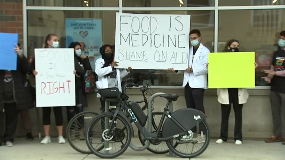 Residents say Garfield Park Aldi closure leaves food desert behind
