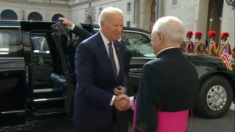 https://cdn.abcotvs.com/dip/images/11179658_102921-wabc-biden-arrives-vatican-img.jpg?w=800&r=16%3A9