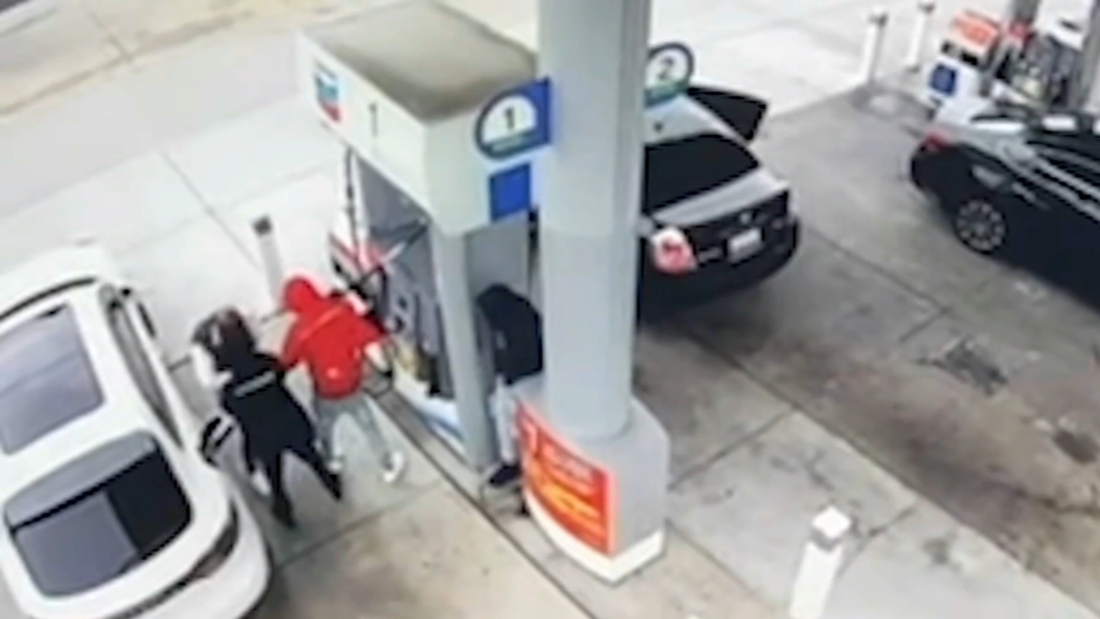 Man shot by retired Oakland police captain at Chevron gas station ...