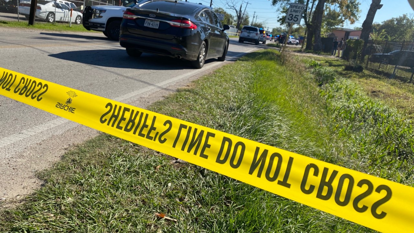 Houston crime: Woman's body found in ditch in N. Harris Co., deputies ...