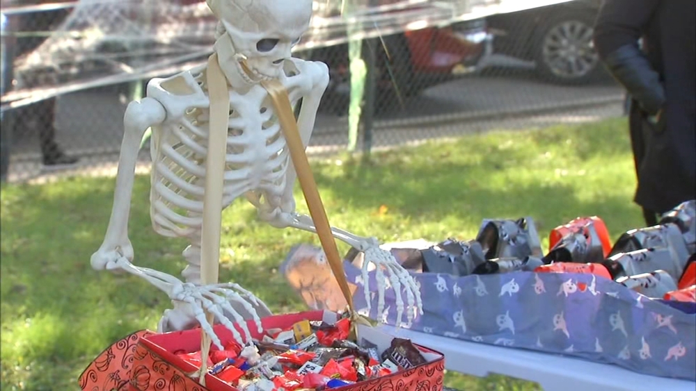 Traditional Halloween baseball game kicks off in West Town
