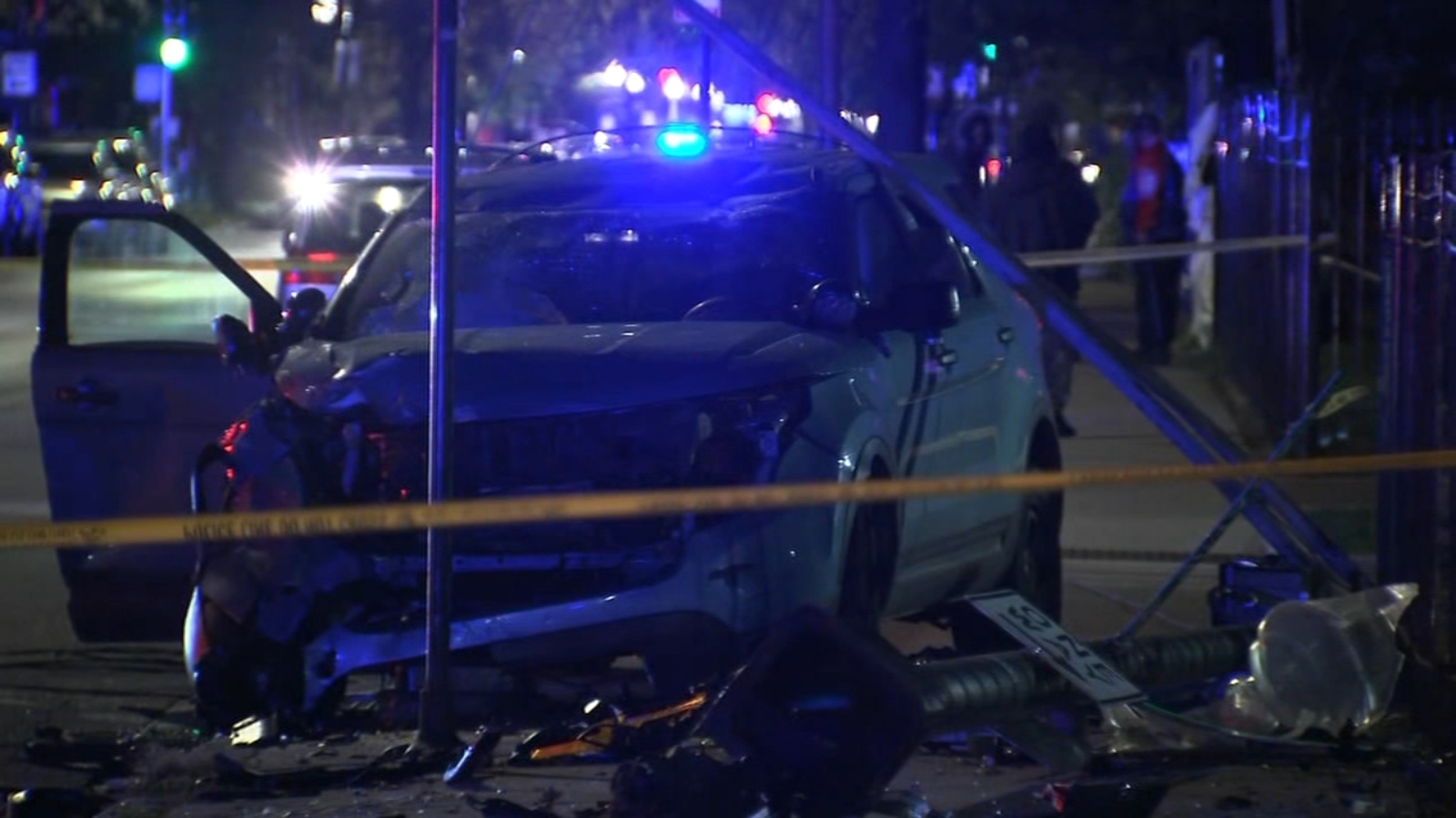 3 Chicago police officers among 4 injured in West Side crash - ABC7 Chicago