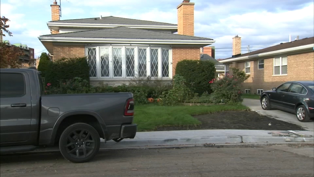 Chicago police officer fatally shoots husband, also CPD: sources