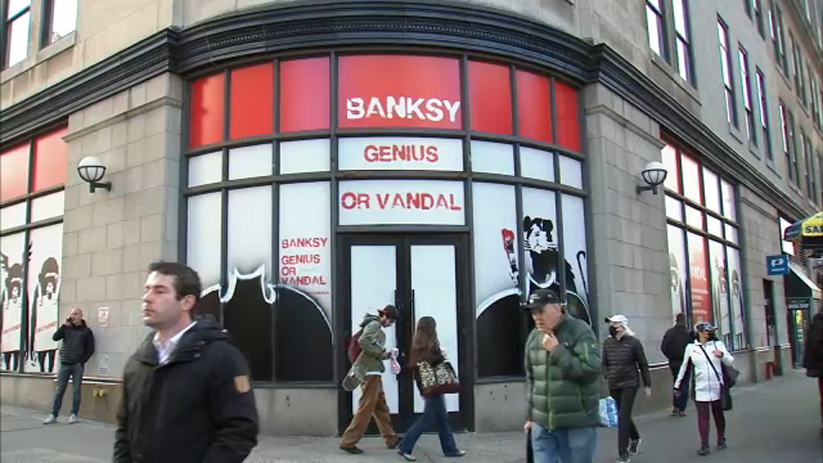 11199383_110421-wabc-banksy-