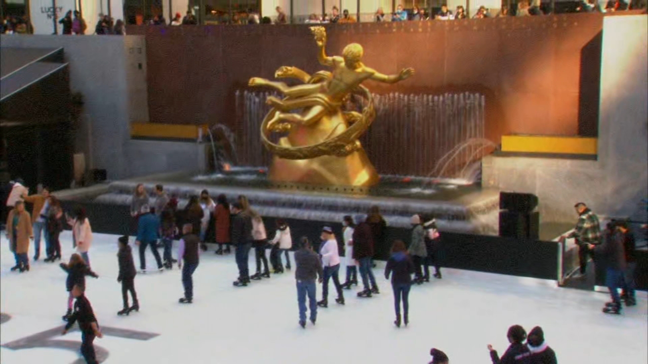 Rockefeller Center ice rink reopens to skaters in NYC