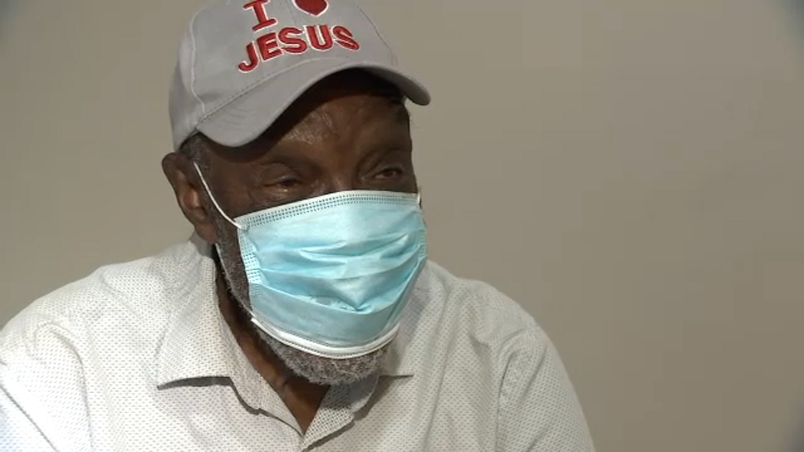 NYC crime: 91-year-old veteran robbed at gunpoint in Harlem apartment ...