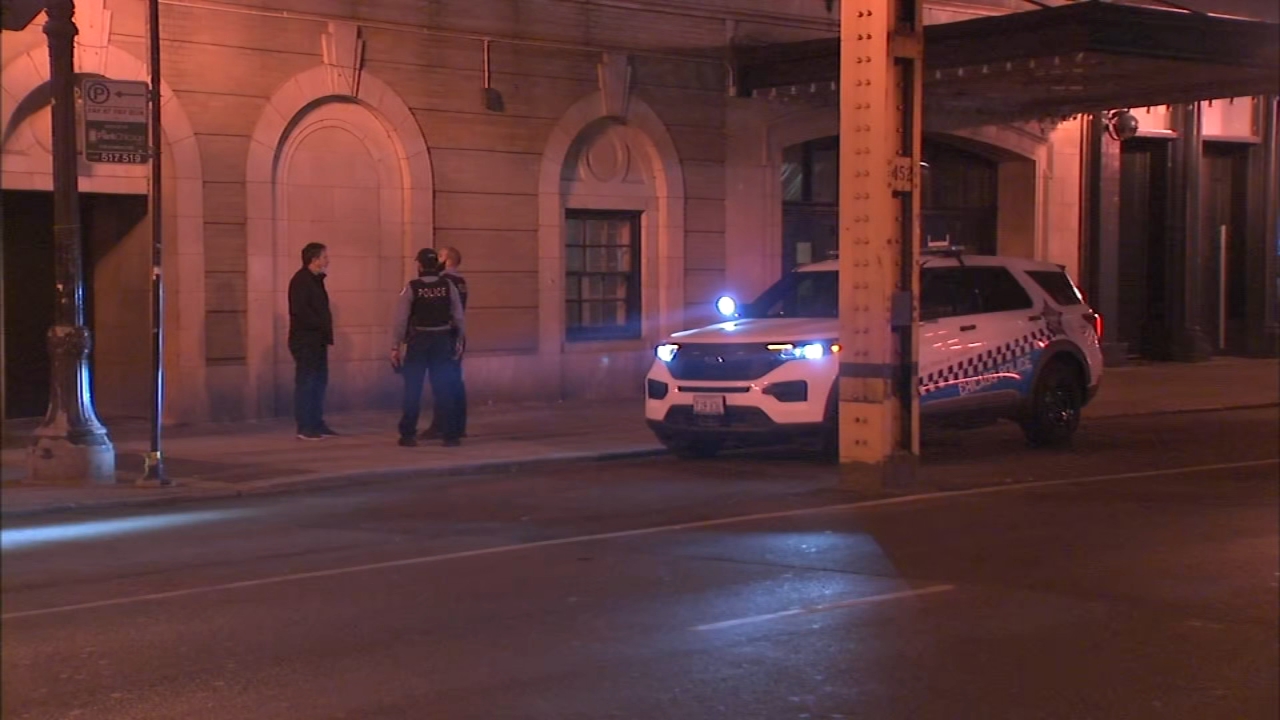 Man pulled from car in Loop carjacking: police