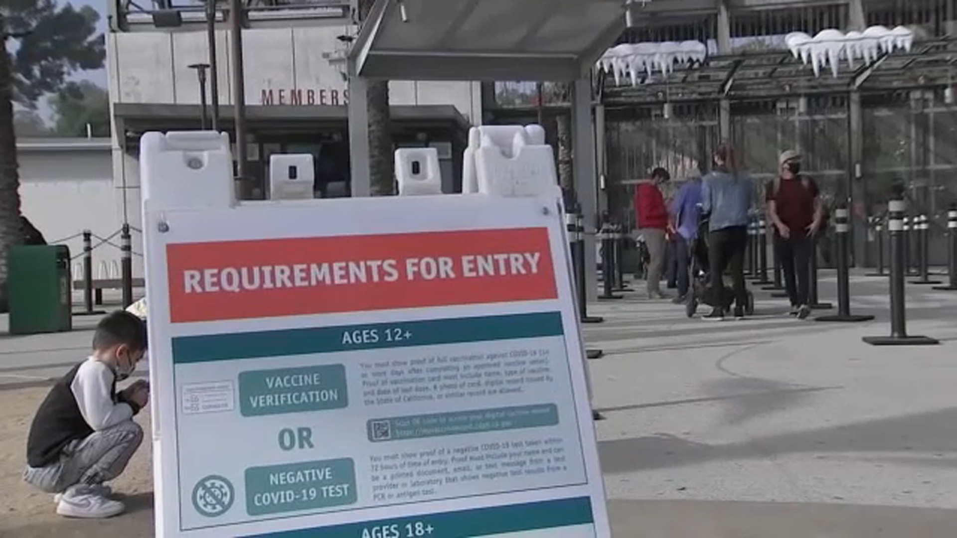 LA approves changes to its vaccine mandate for indoor businesses