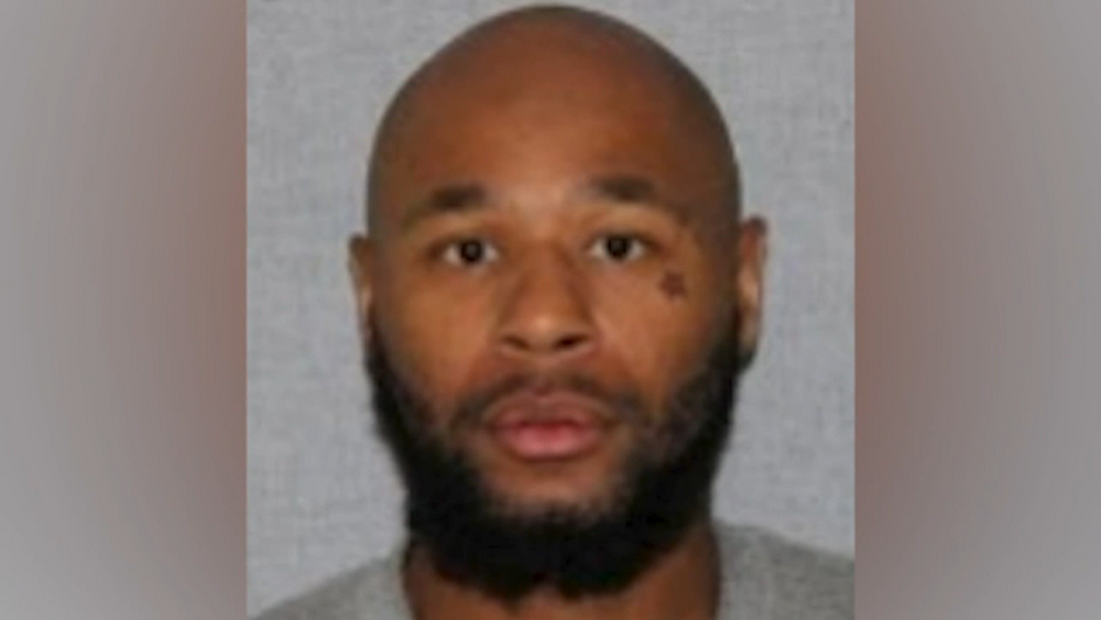 Video shows inmate escaping custody at Milwaukee airport
