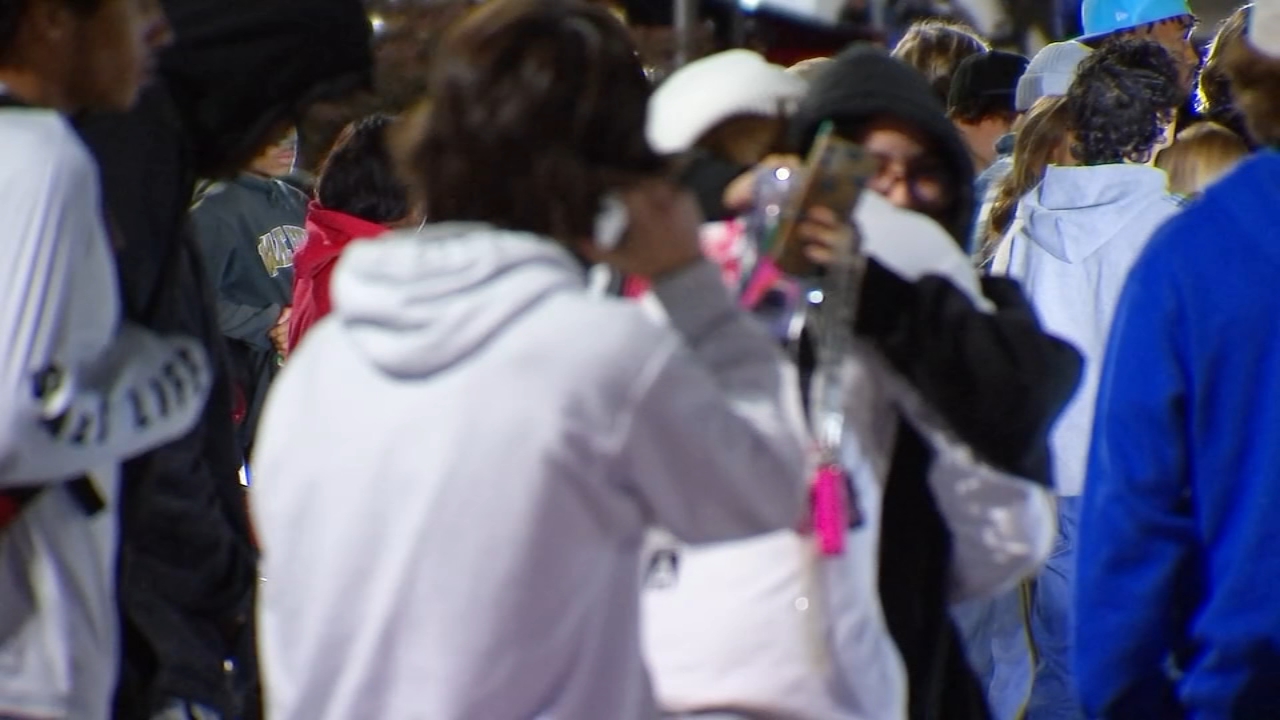 Vigil held for Apex student who died in crash