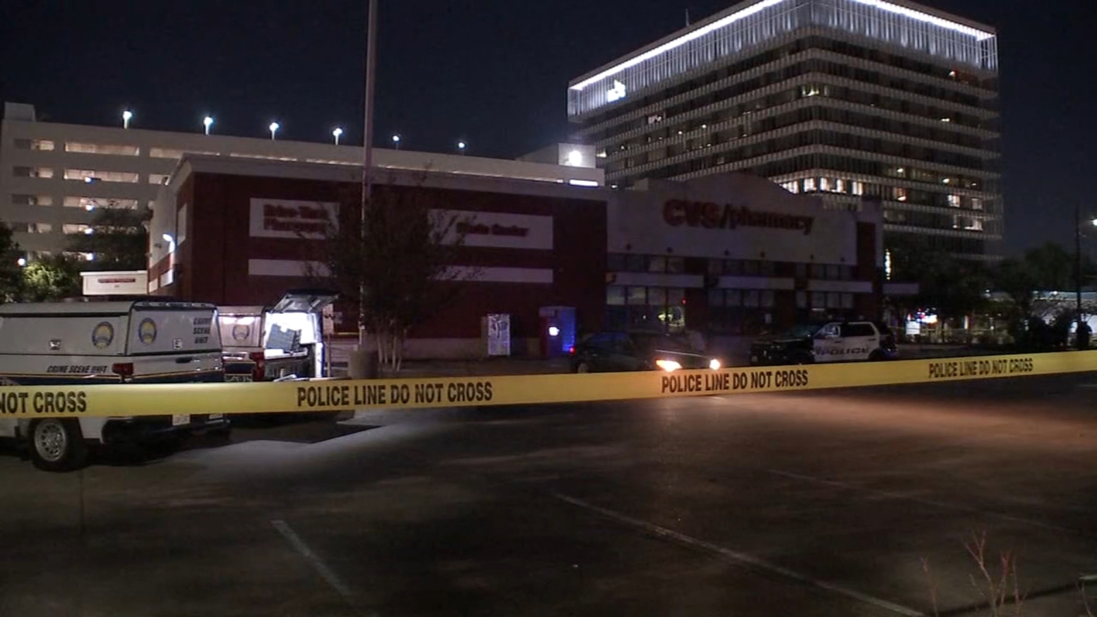 Houston crime: 1 man killed, another shot multiple times in parking lot ...
