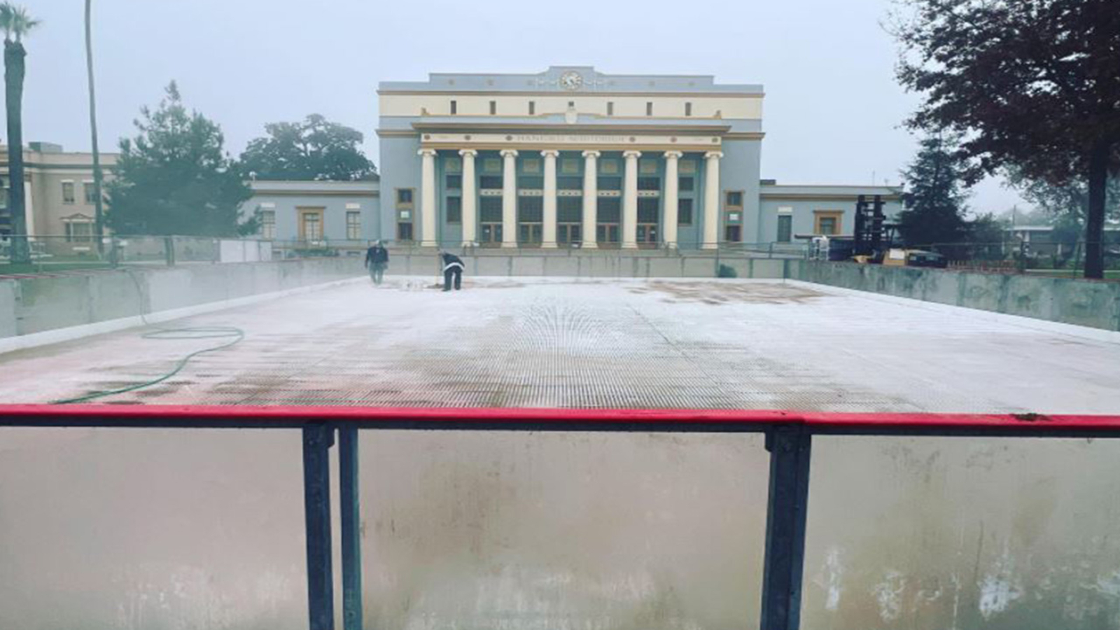 Hanford's winter wonderland ice skating rink opening this weekend