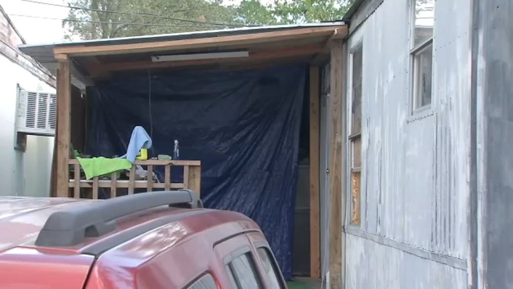 Houston families say they were scammed by mobile home park