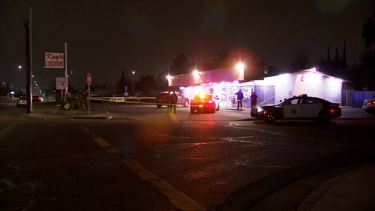 Police searching for suspect in armed robbery at Fresno liquor store