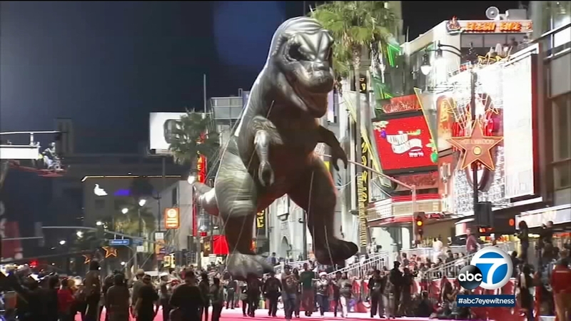 2022 Hollywood Christmas Parade Hollywood Christmas Parade Organizers Have Traffic Safety In Mind After  Deadly Wisconsin Holiday Parade Tragedy - Abc7 Los Angeles