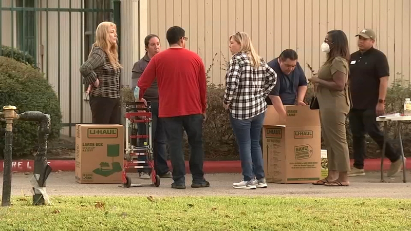 Families Scrambling To Find Places For Assisted Living Residents After Home Shuts Down In Pasadena Abc13 Houston