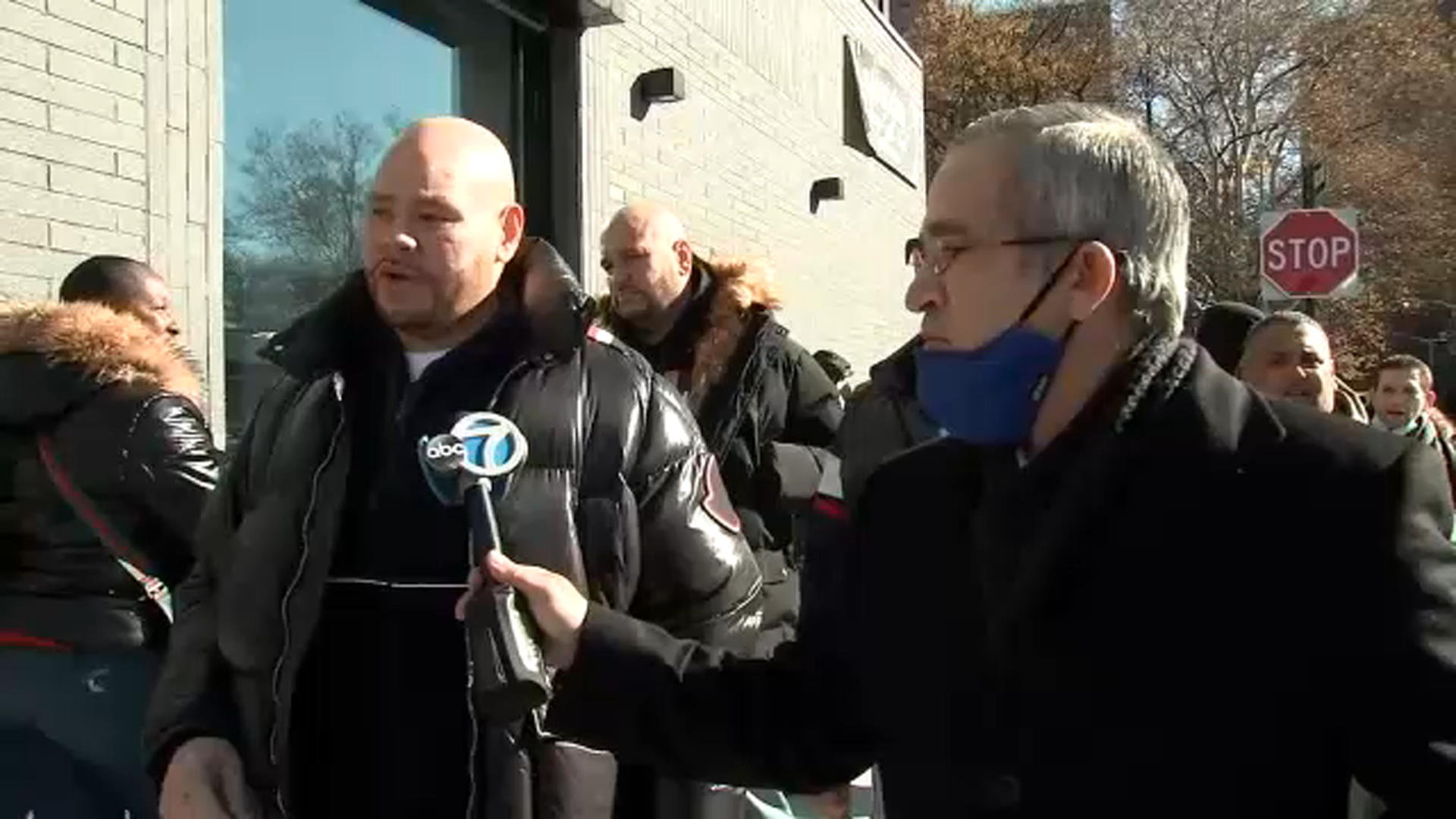 Fat Joe helps with Bronx food giveaway ahead of Thanksgiving