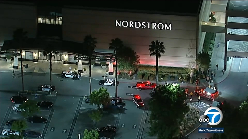 Robbers steal designer purses from Topanga mall Nordstrom store