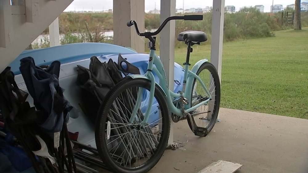 Neighbor follows suspect's tracks to recover woman's stolen bike
