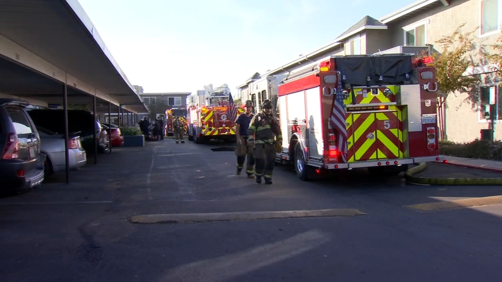 2 families displaced after apartment fire in central Fresno - ABC30 Fresno