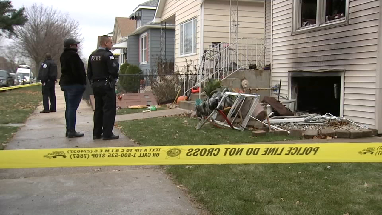 1 found dead, 3 hurt in Clearing house fire: CFD